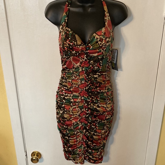 Ruby Rox Dillard’s Women’s Graphic Print Body Con Ruched Dress - Picture 3 of 9